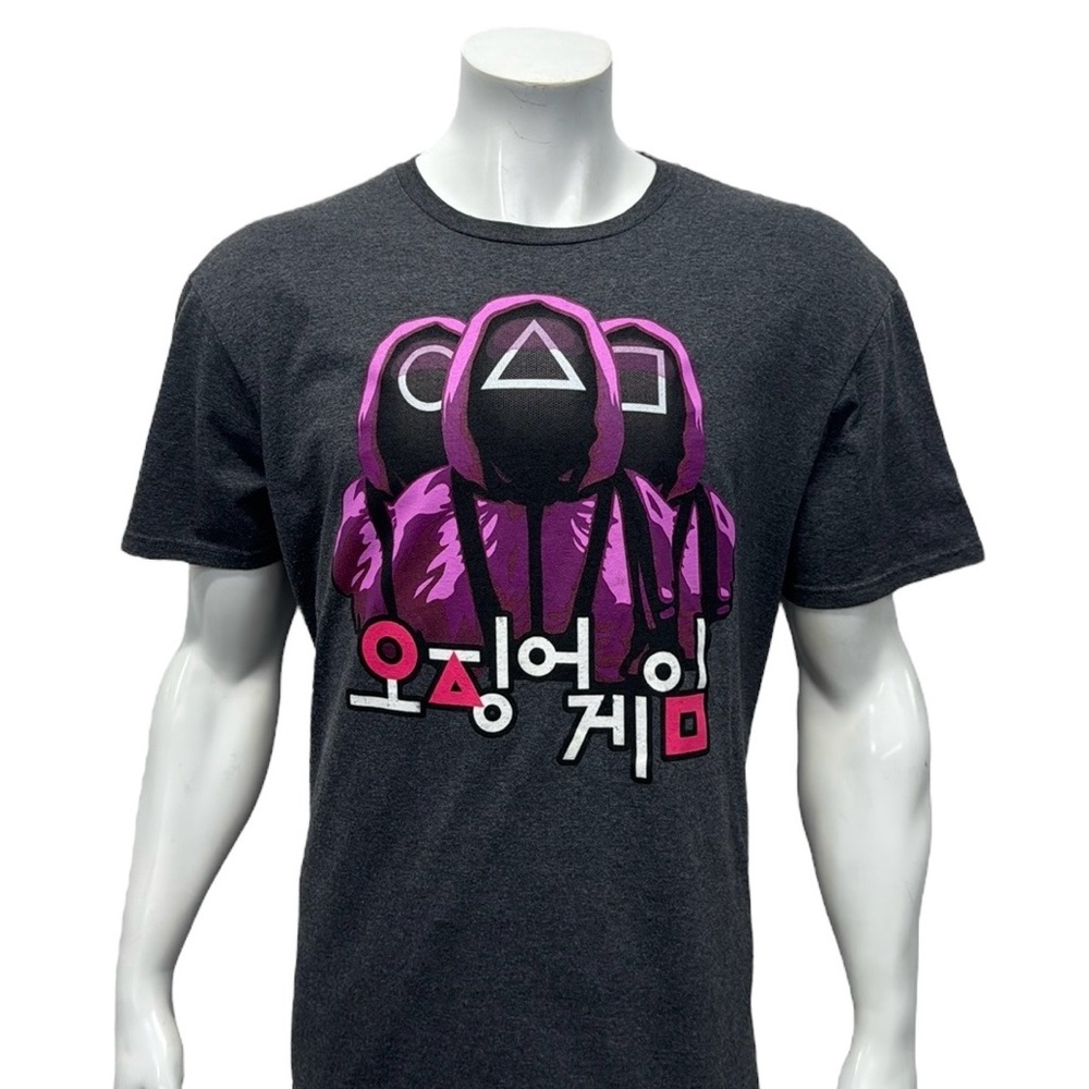 Netflix Squid Game Gray Pink Masked Guards Graphic Adult T-Shirt Tee Size XL
